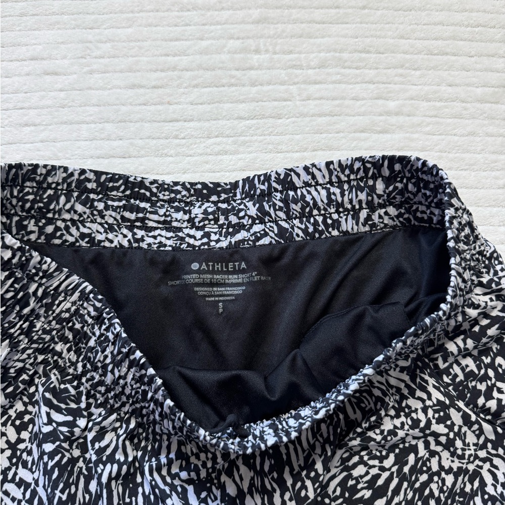 Athleta Black & White Dotted-Print Women’s Athletic Shorts - Picture 5 of 6
